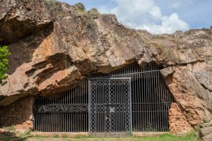 blog__inline--further-review-overturns-neanderthal-art-claim blog__inline--further-review-overturns-neanderthal-art-claim